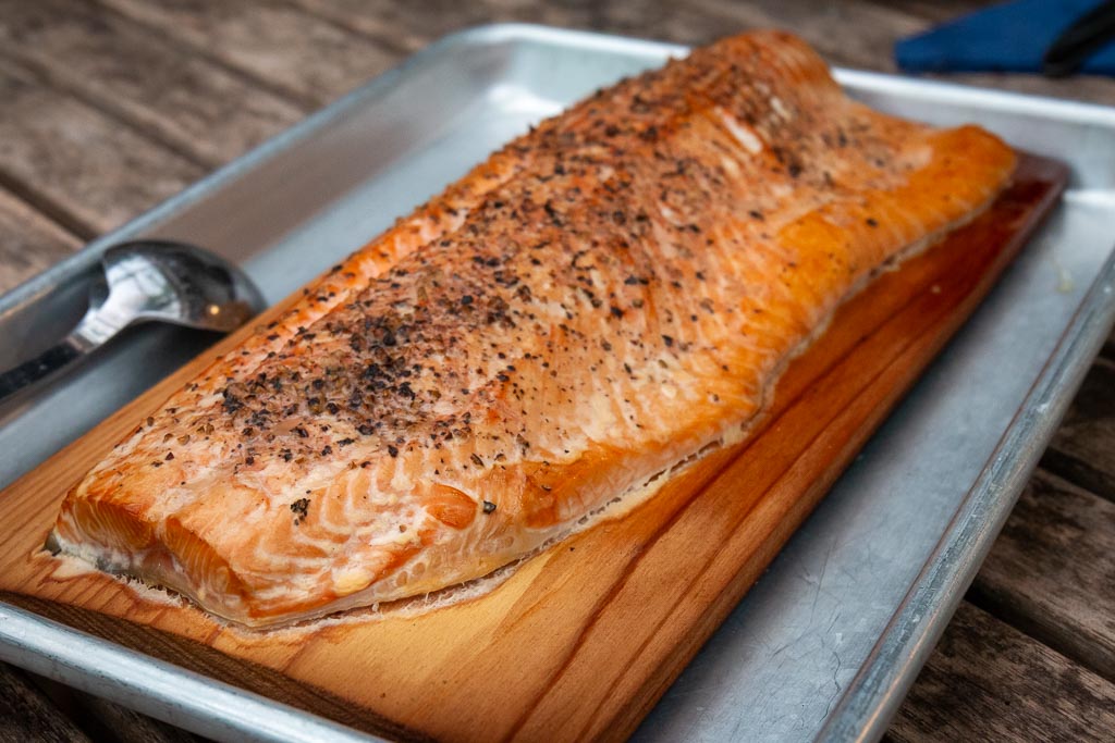 Rödingfilé grillad på cederträplanka
