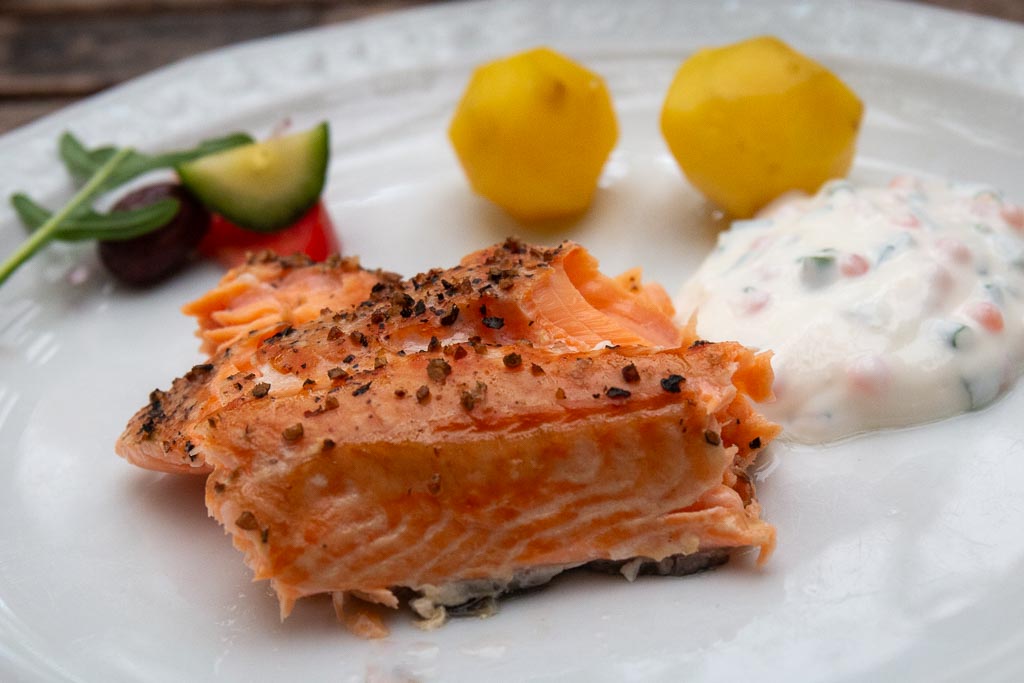 Grillad röding serverad